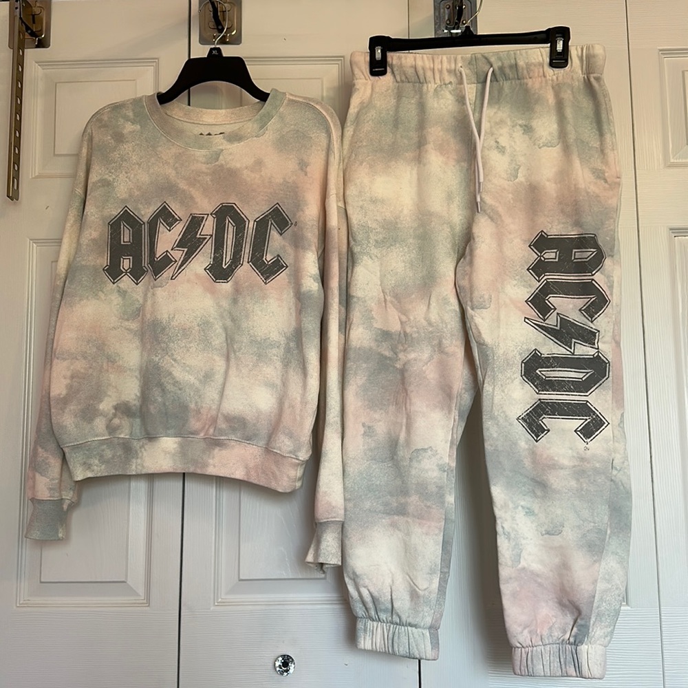 AC/DC sweat suit